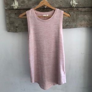 Sleeveless thin knit tunic